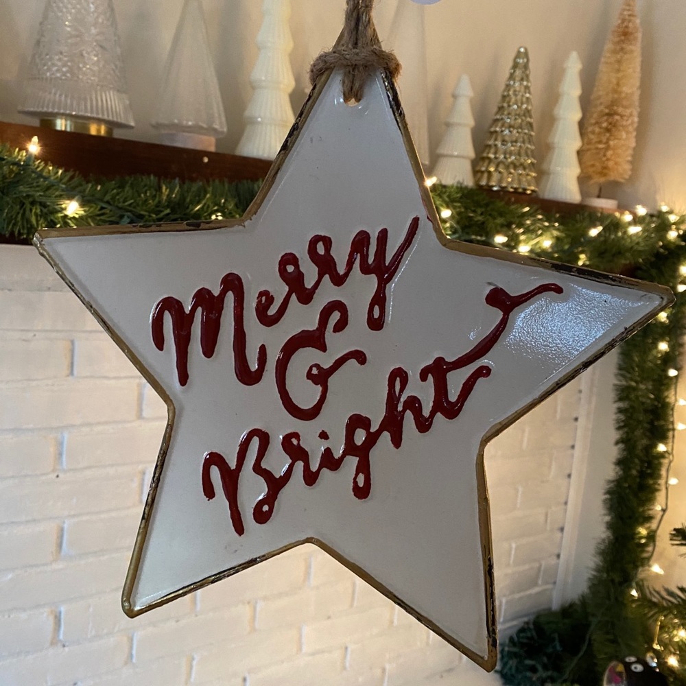 Rustic Christmas Sign Decor - Picture 2 of 4